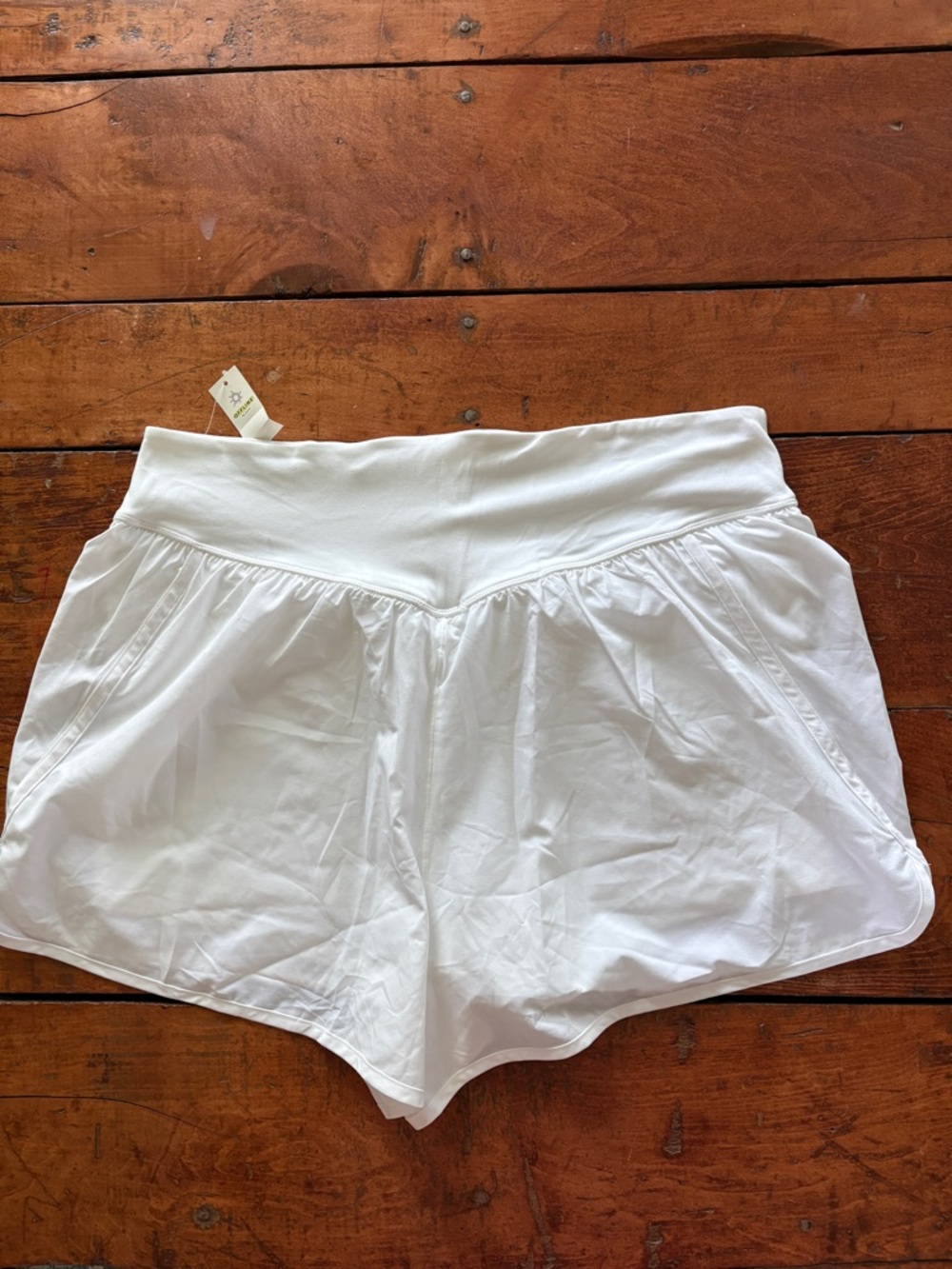 aerie White Athletic Shorts - Picture 2 of 4